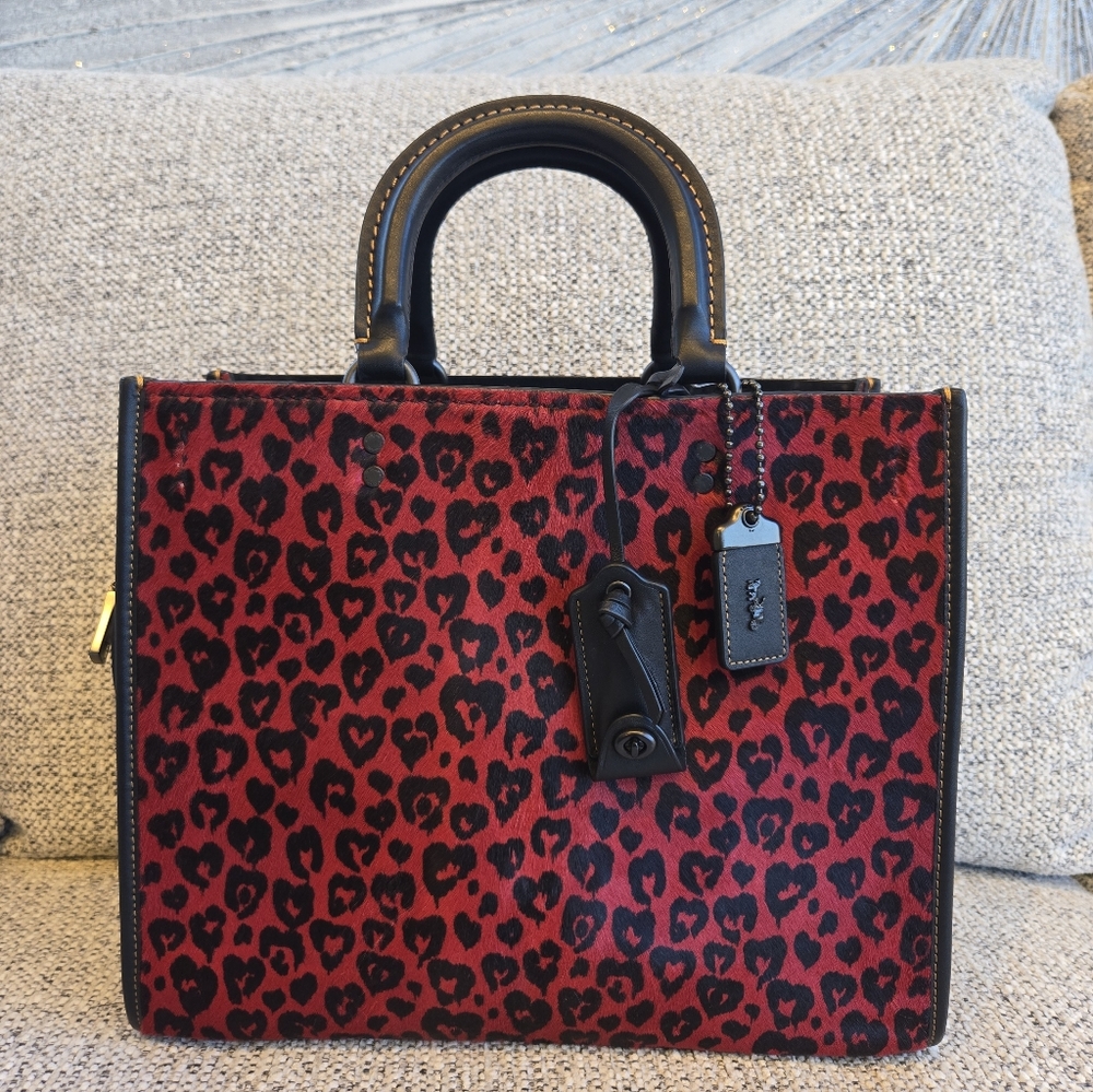 ♡♡SOLD♡♡ Coach Wildbeast Rogue 30 Red/Black - Picture 5 of 16